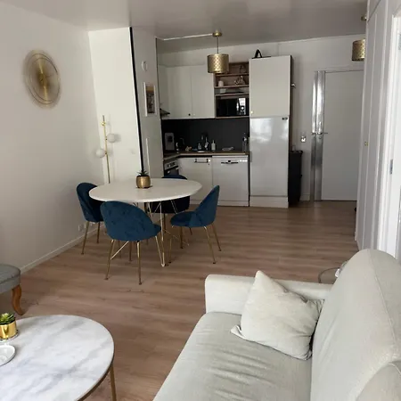 Bright Renovated Apartmán Paříž